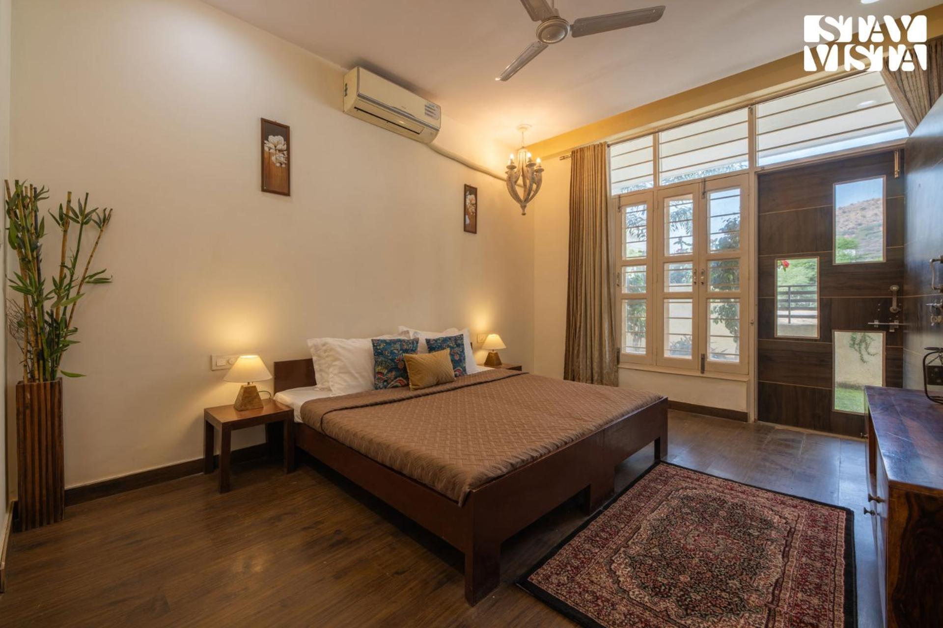 Villa Stayvista At Arka Crest With Jacuzzi, Bonfire, Wi-fi *